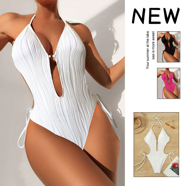 Dame én-delt badeanstik med raffinerede cut-out detaljer Skovae