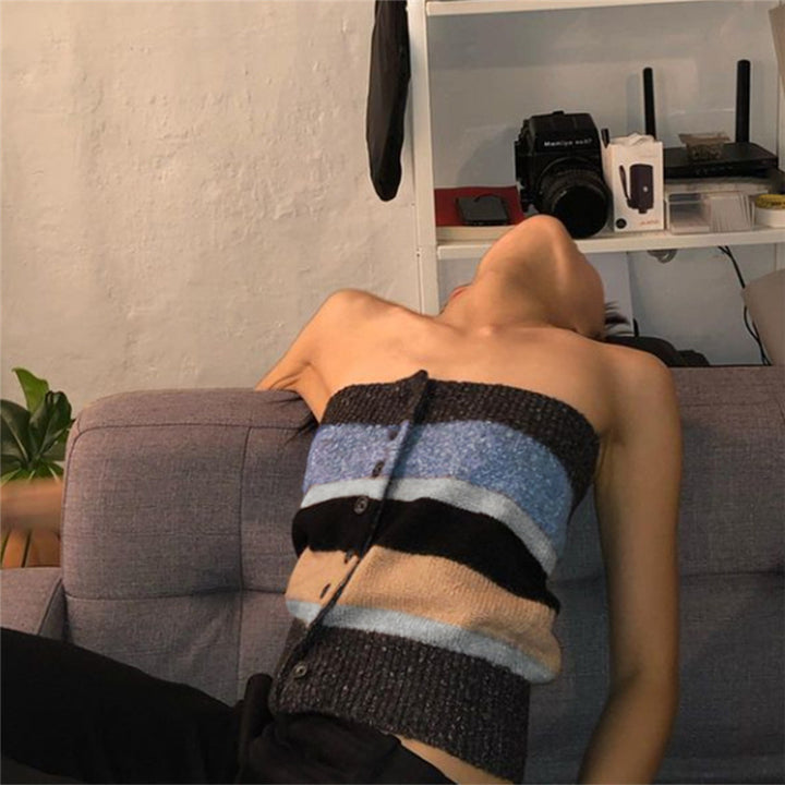 Dame Bandeau-top med farverige striber og dekorative knapper Skovae