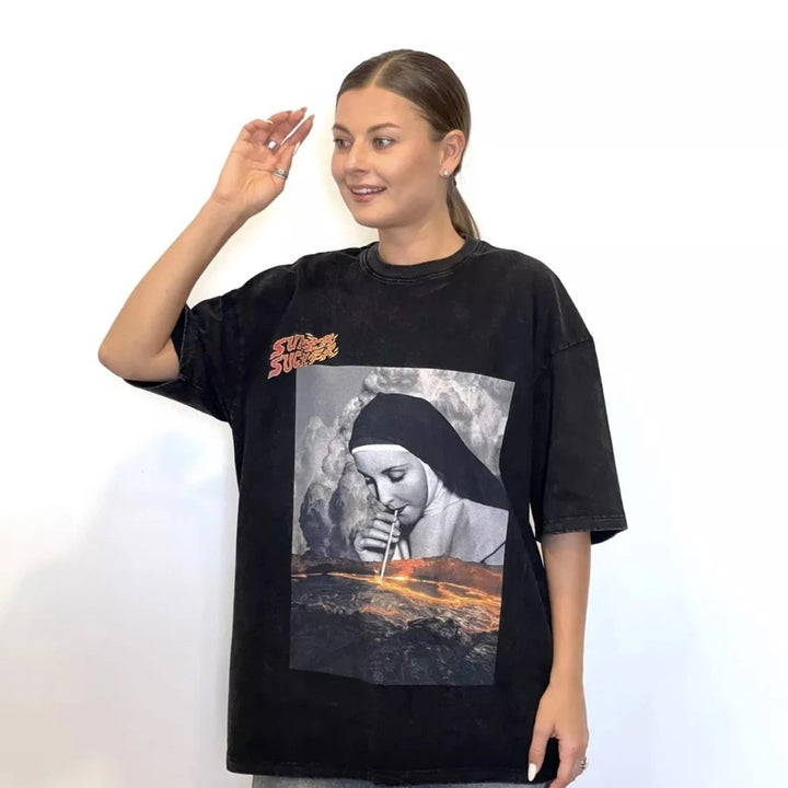 Dame T-shirt med kreativ fotoprint og oversized pasform Stilla
