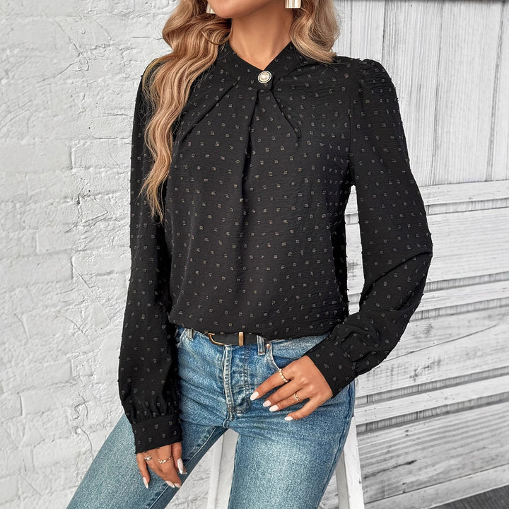 Dame elegant bluse med ruffle detaljer og ædelt knapdesign Stilla
