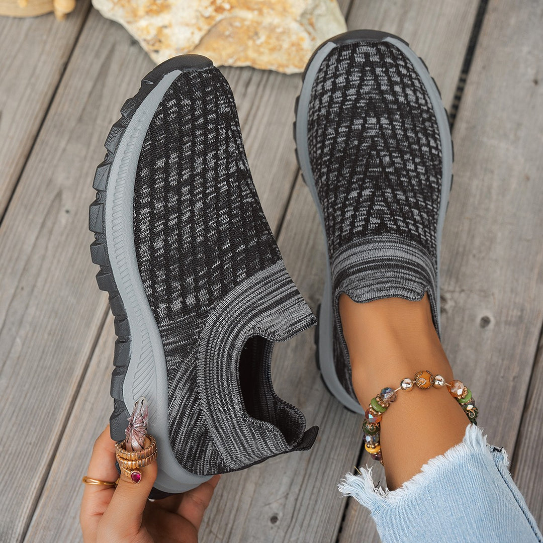 Dame Komfortable Slip-On Sneakers med åndbart strikdesign og skridsikker sål Stilla