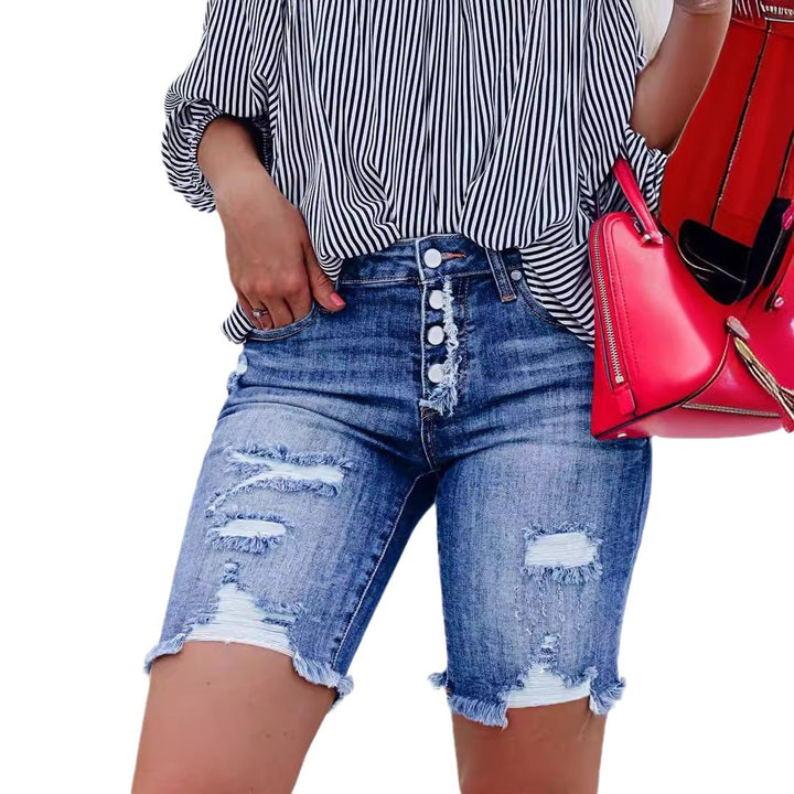 Dame jeansshorts med frynsede afslutninger og moderne destroyed-detaljer Stilla