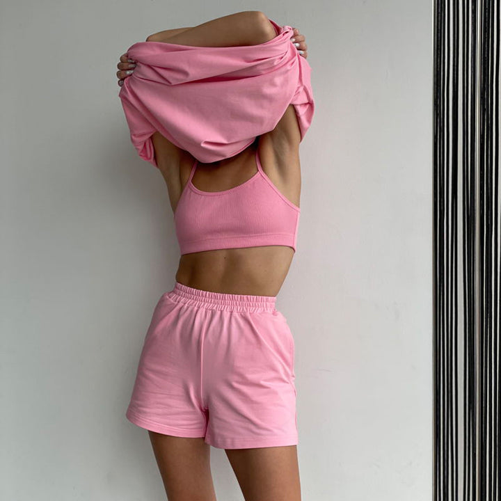 Dame sæt bestående af elastisk crop-top og behagelige shorts Stilla