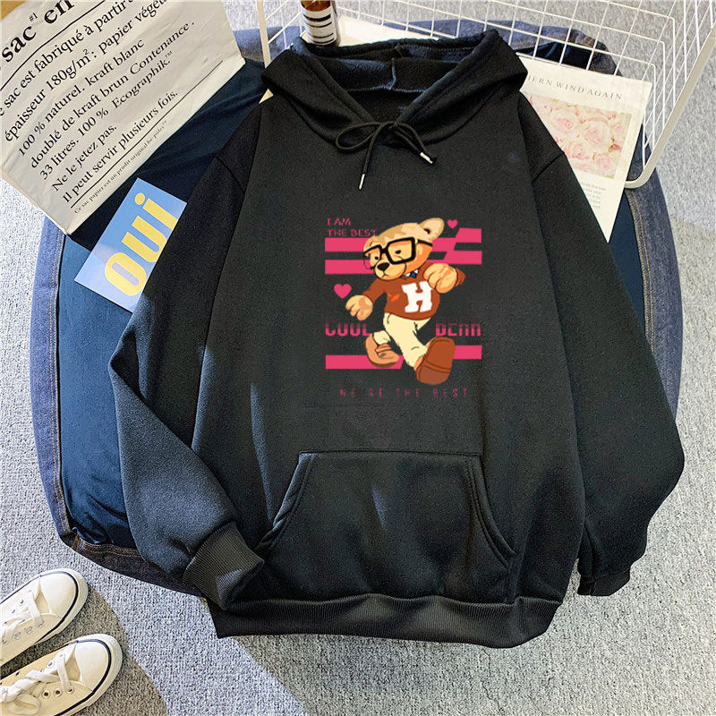 Damehoodie med sjove bjørnemotiver og unikt grafisk print Skovae