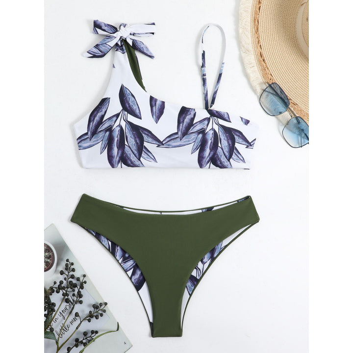 Dame triangel-bikini med moderigtigt blomsterdesign og ensidig strop Skovae