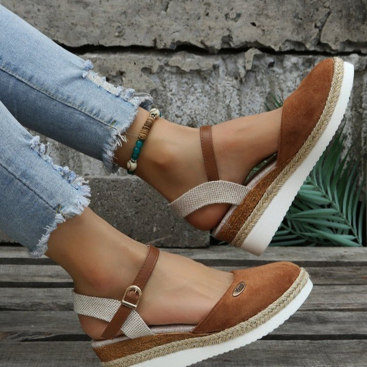 Dame Wedge-sandaler med flettet remdesign og komfortabelt fodseng Stilla