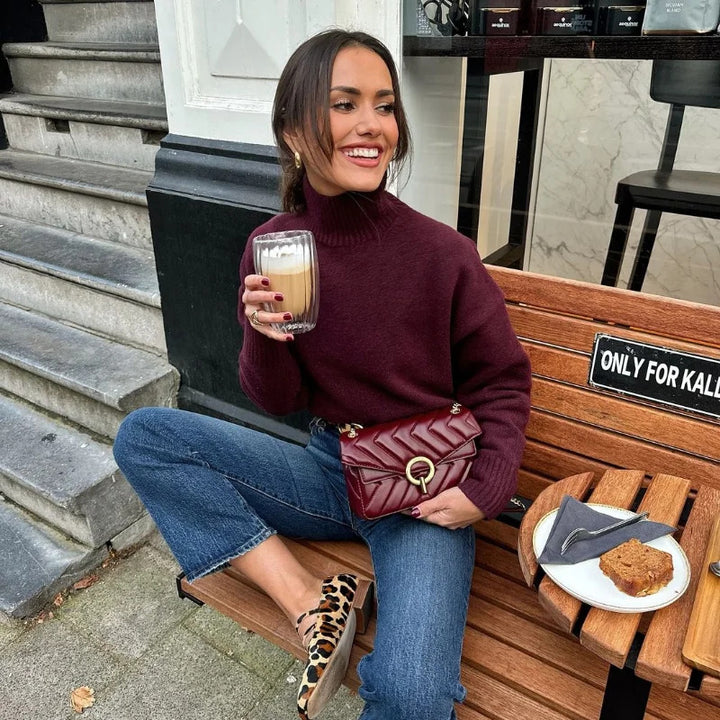 Kvindernes rullekrave sweater lavet af blødt strik Stilla