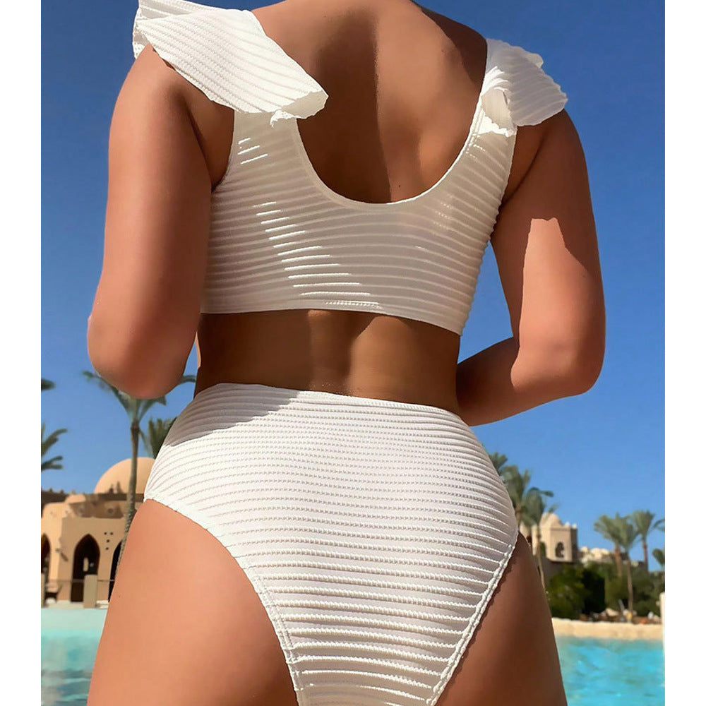 Dame bikini-sæt med voluminøse flæsedetaljer og figursyet snit Stilla