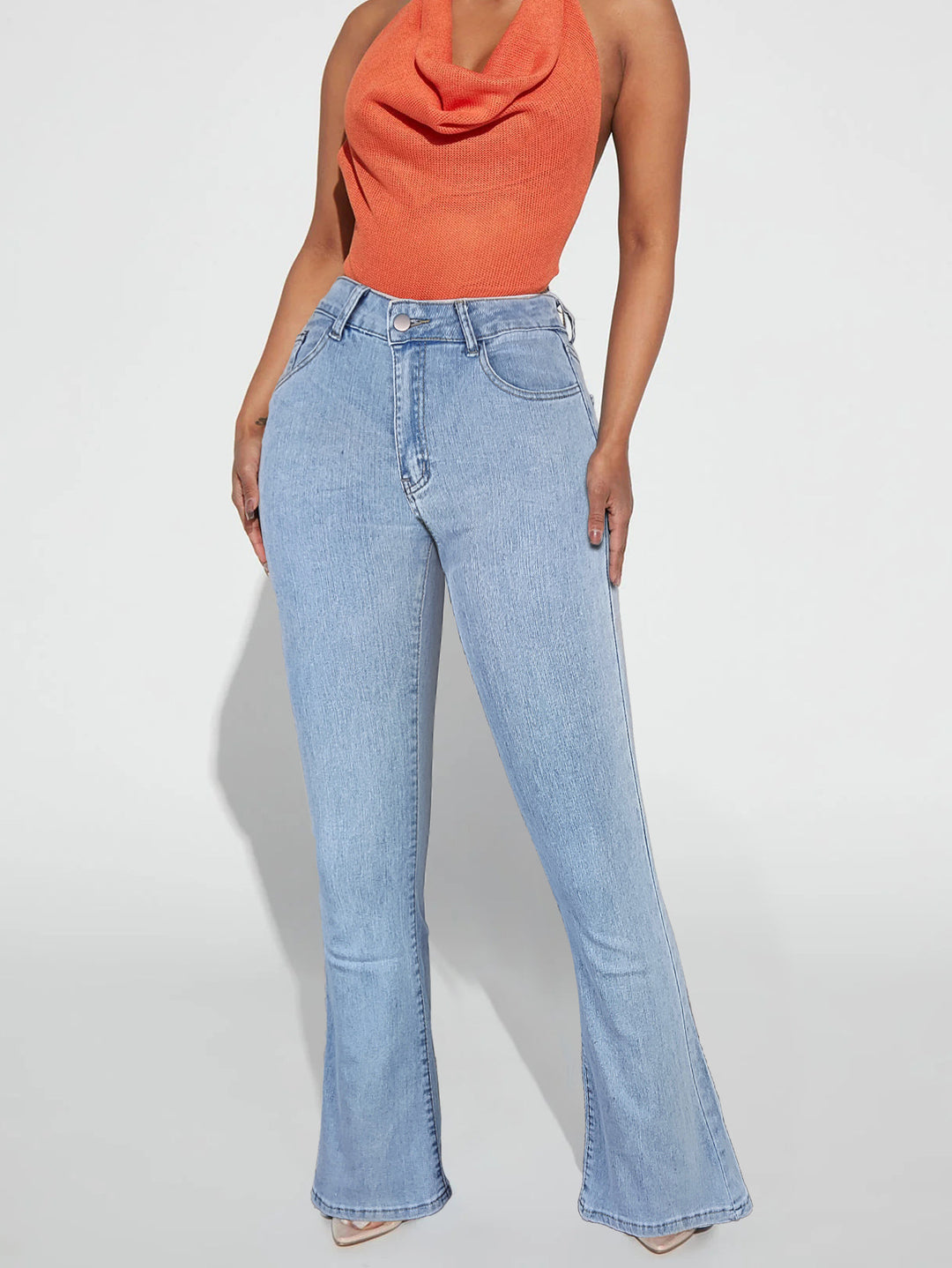 Dame Bootcut Jeans med floralt broderedesign og høj talje Stilla