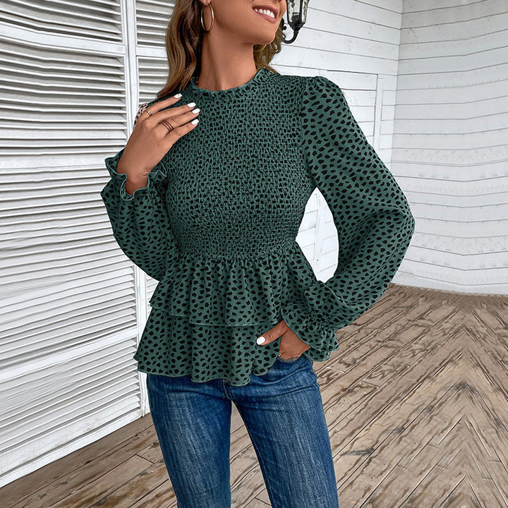 Damebluse med flæser og prikket design Stilla