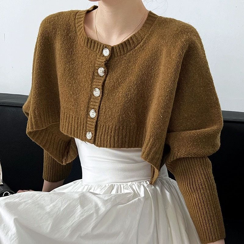 Femme Cropped Knap-Op Trøje Stilla
