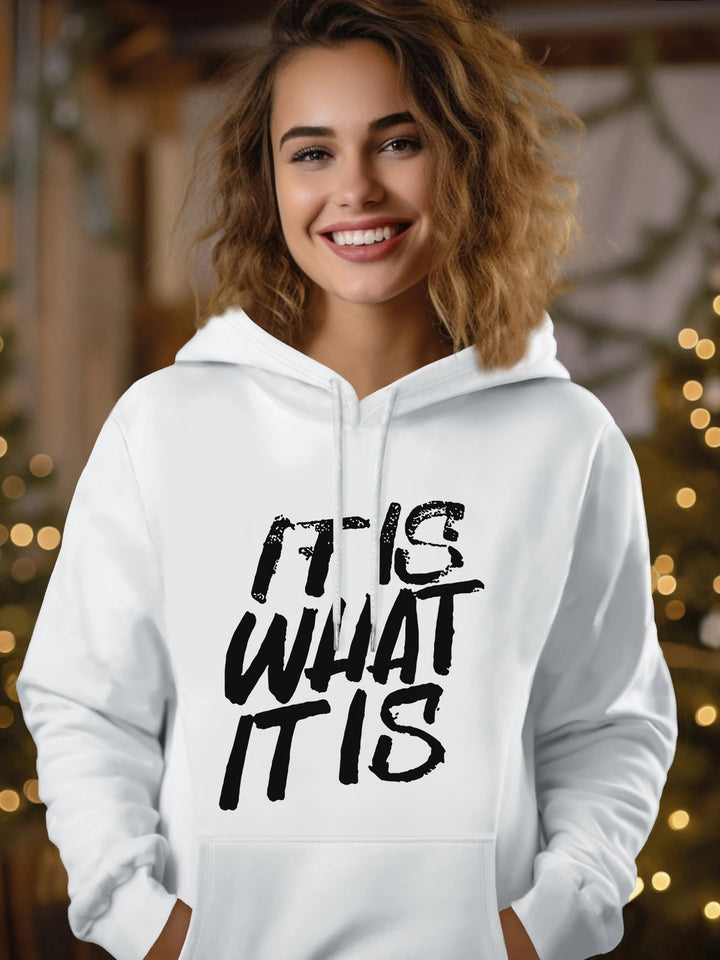 Kvinders hoodie med kreativ skrifttype og komfortabel pasform Skovae