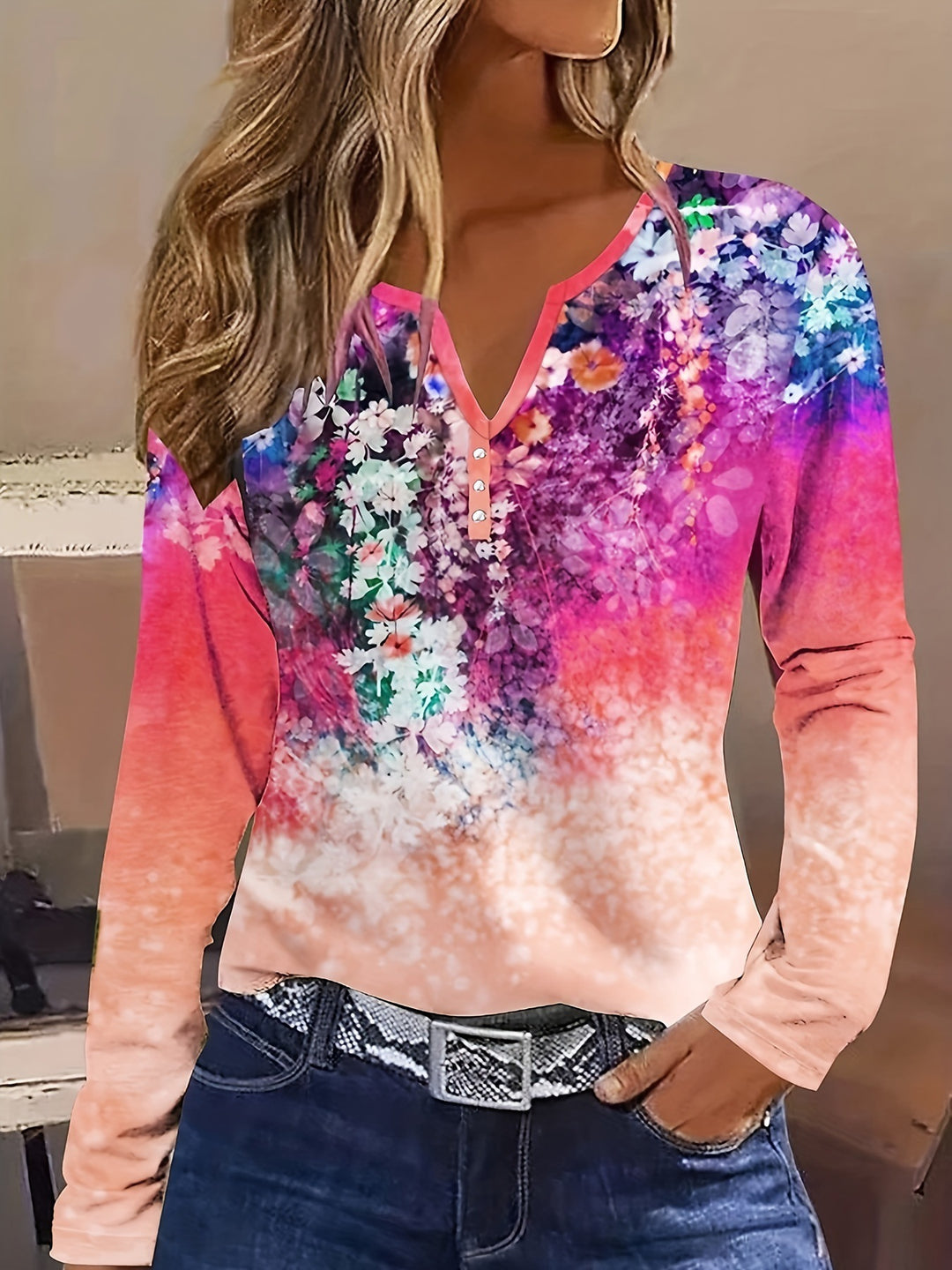 Dame Floral Langærmet T-shirt med Henley-udskæring og farvegradient Stilla