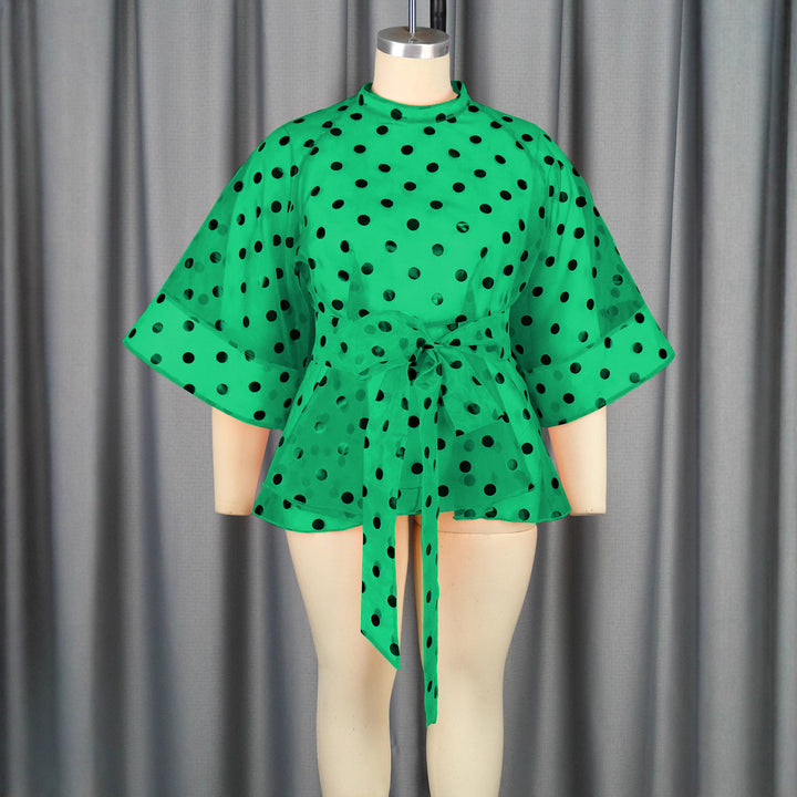 Dame chiffonbluse med transparent polka-dots-design og figursyet bindebælte Skovae