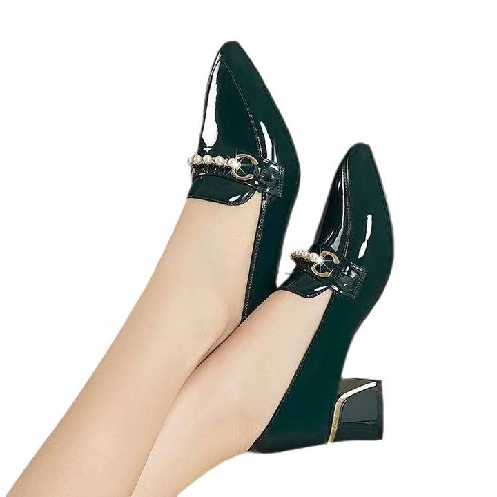 Dame stilfulde pumps med perleprydet rem og elegant blokhæl Stilla