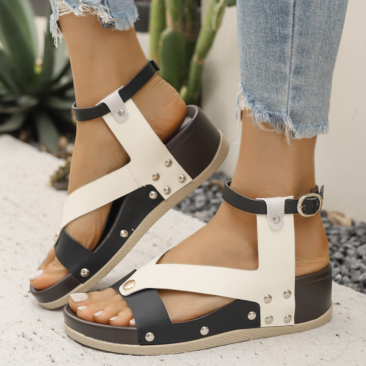 Dame moderne Wedge-sandaler i sporty stil med flettede remme og skridsikker sål Stilla