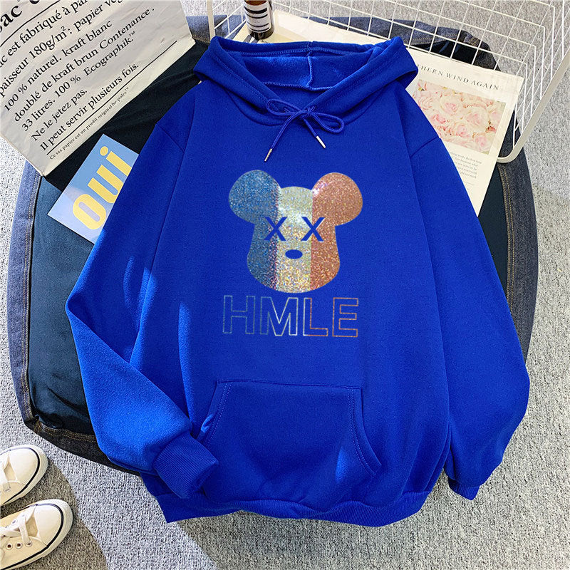 Kvinders hoodie med kunstnerisk bjørnemotiv Skovae