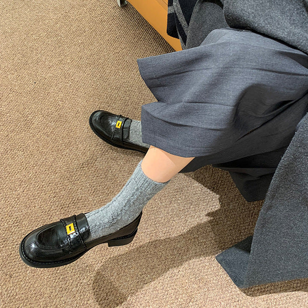 Elegante dames læder slippers med dekorative spænder Stilla