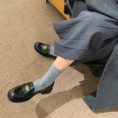 Elegante dames læder slippers med dekorative spænder Stilla