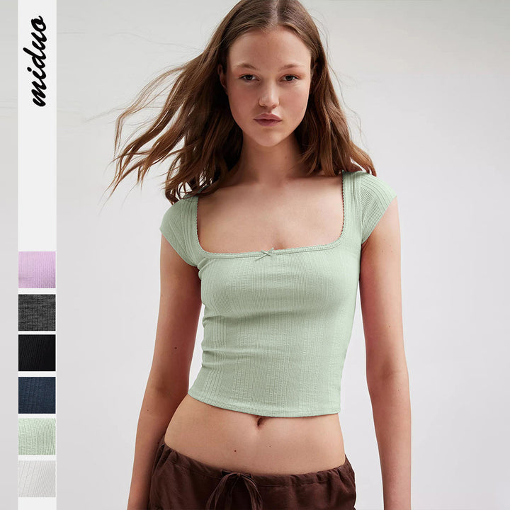 Dame kortærmet crop-top med elegant kvadratisk halsudskæring og fin ribstruktur Stilla