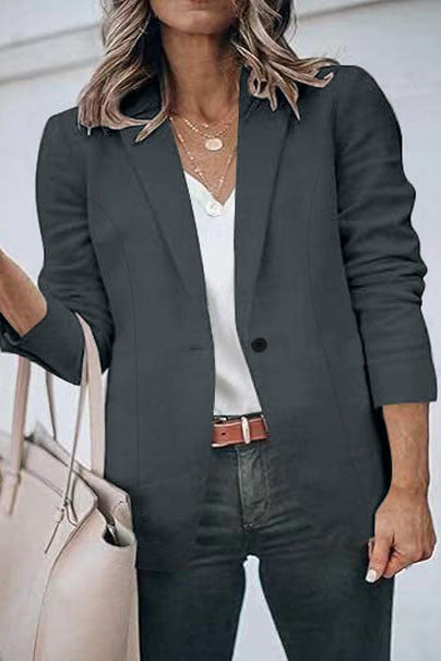 Dame blazer med elegant skæring og moderne detaljer Stilla