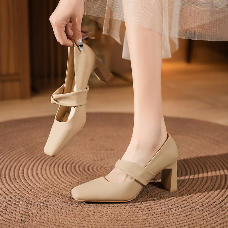 Dame Chunky Heel Mary Jane Pumps med Cross-Strap Design Stilla