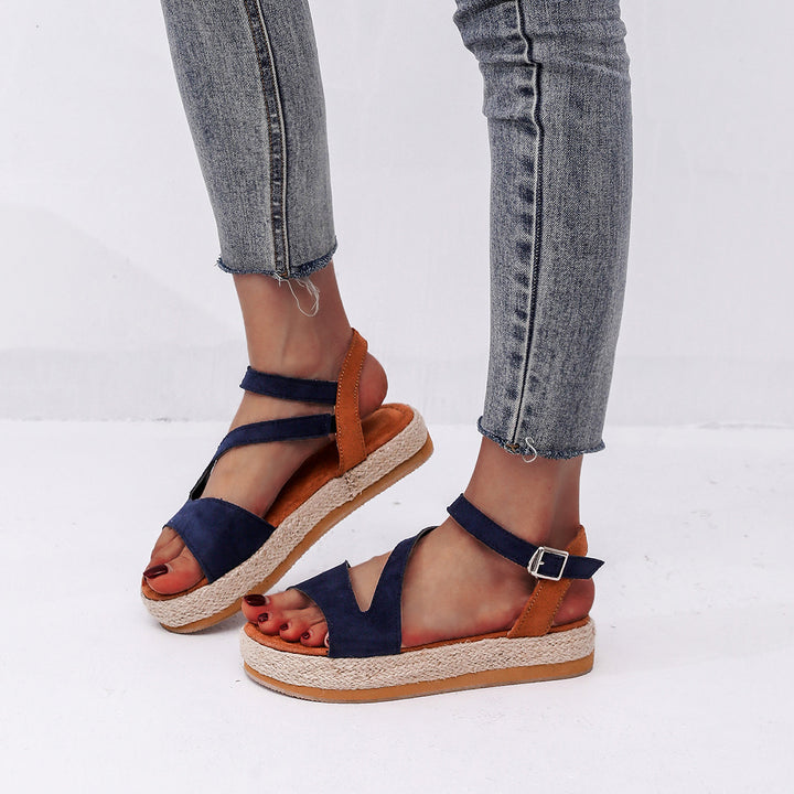 Dame Elegante og komfortable kile-sandaler med justerbar rem Stilla