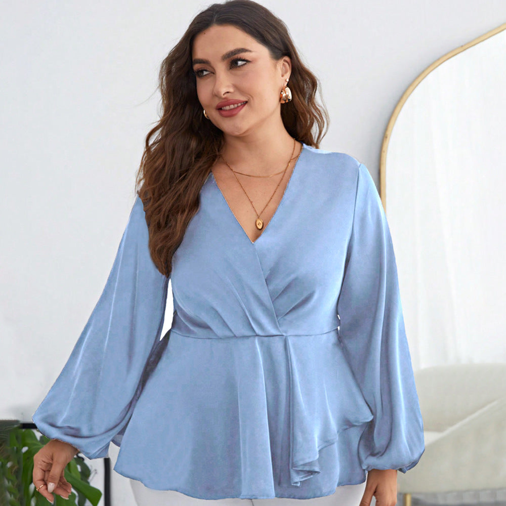 Damer elegant indpakningsbluse med ruffle detaljer og V-halsudskæring Stilla