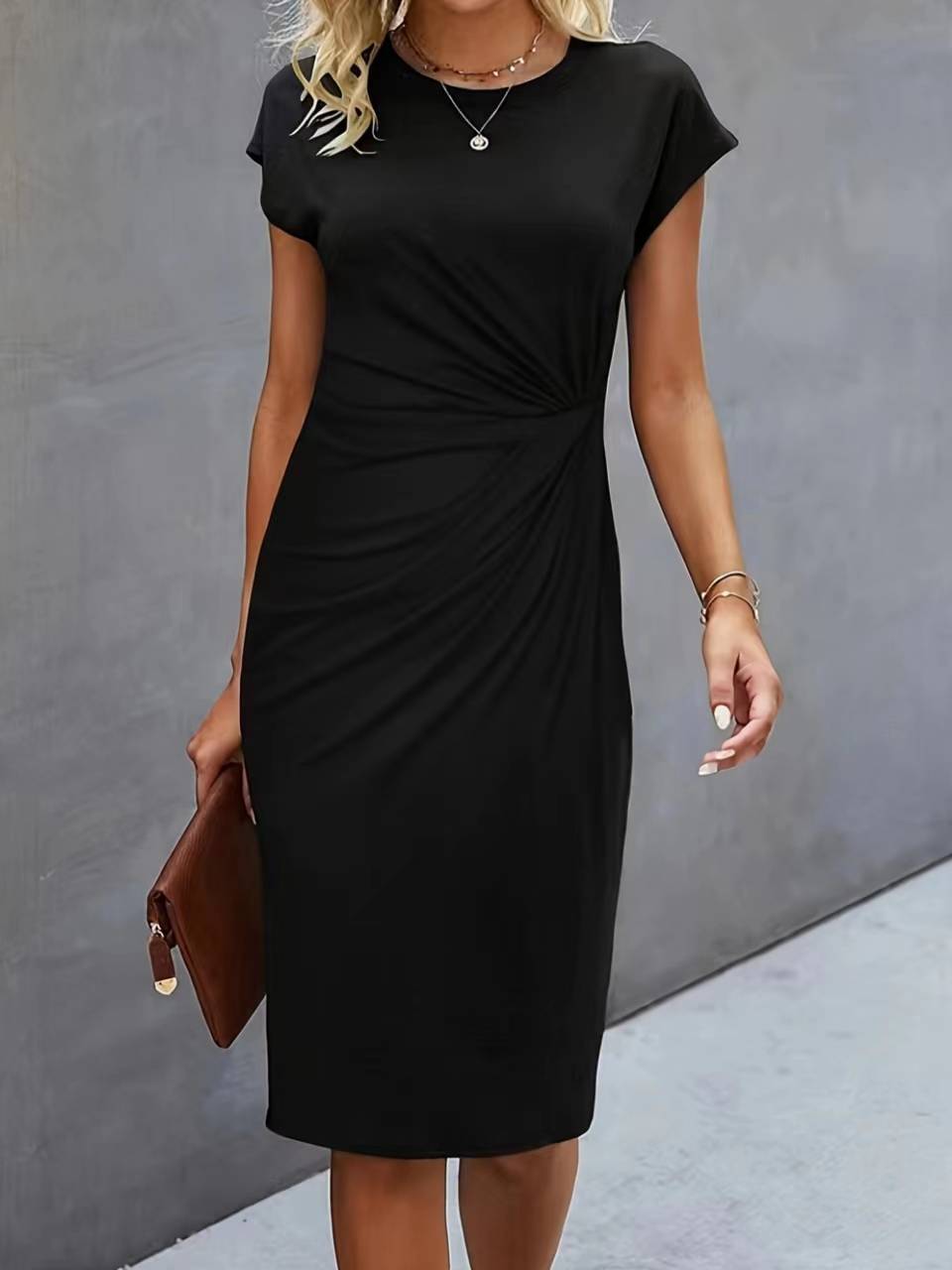 Dame elegant wrap kjole med figursyet design og fint jersey materiale Skovae