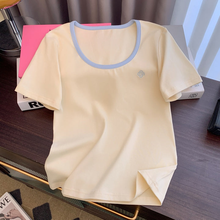 Femme Classic Crew Neck T-Shirt med kontrastdetalje Stilla