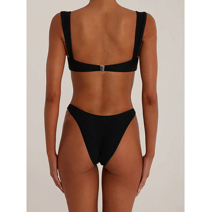 Dame bikini-sæt med elegant gulddetalje Stilla