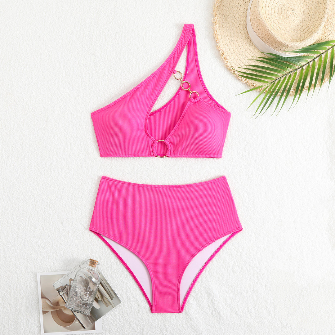 Dame bikini-sæt med asymmetrisk strop og elegant ringdetalje Stilla