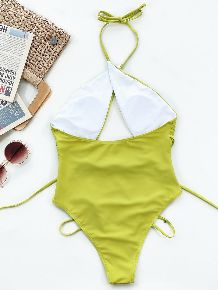 Dame Cut-Out Badedragt med raffineret indpakningsdesign og justerbare stropper Stilla