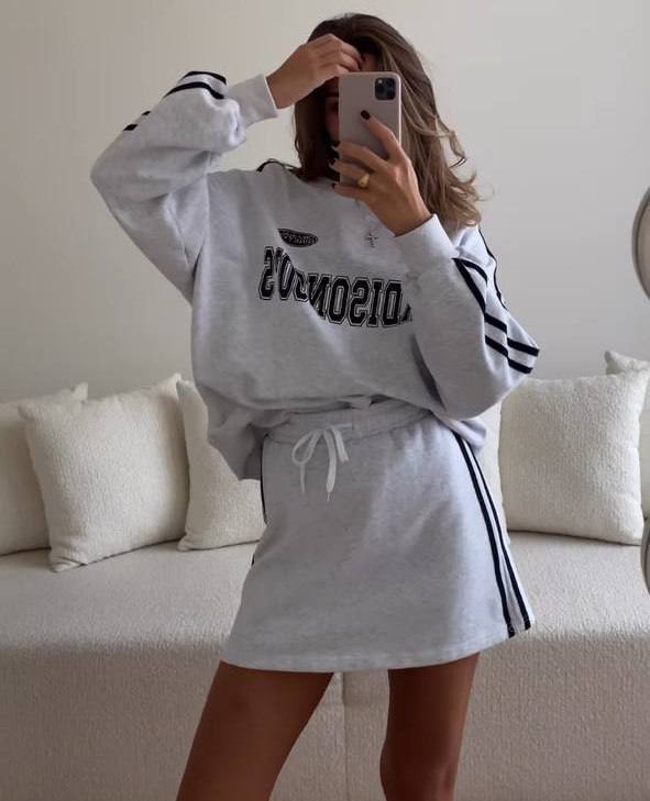 Damer sporty sweatshirt kjole med løs pasform og elastisk talje Skovae