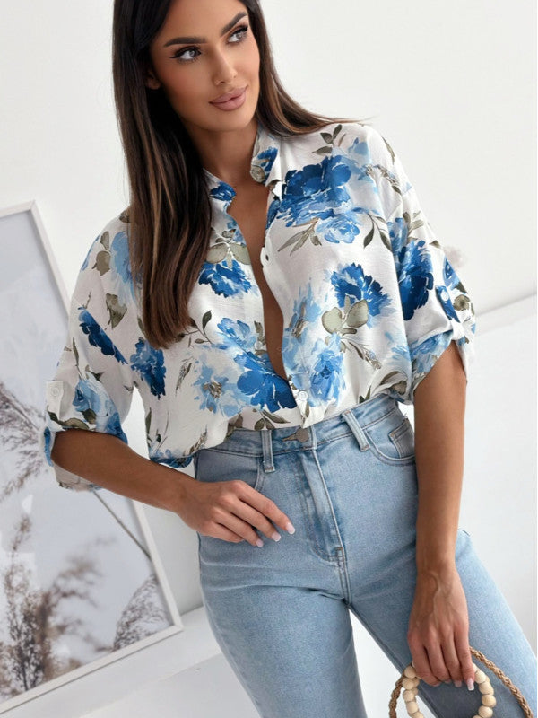 Damebluse med blomstret tryk og dyb V-udskæring Stilla
