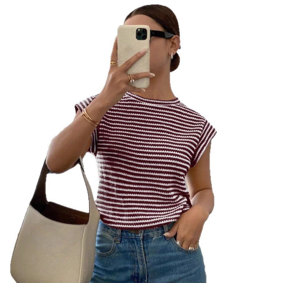 Dame stribet T-shirt med elegant snit og kort ærme Stilla