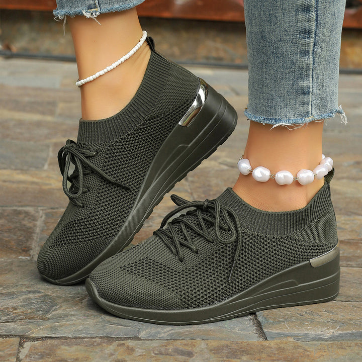Dame Sneakers med behagelig strik-look og sporty plateau Stilla