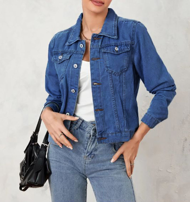 Dame denimjakke i et klassisk-moderne design med en tætsiddende silhuet Stilla