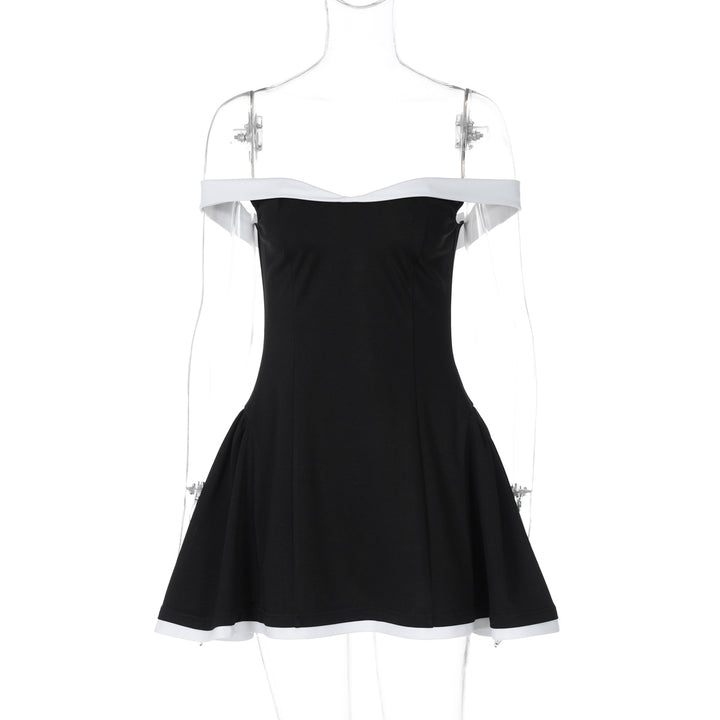 Dame Off-Shoulder Kjole med trendy Flæsedetaljer og figurtilpasset Snit Stilla