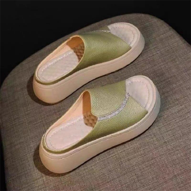 Dame Plateau-sandaler med glitrende detaljer og moderne remdesign Stilla