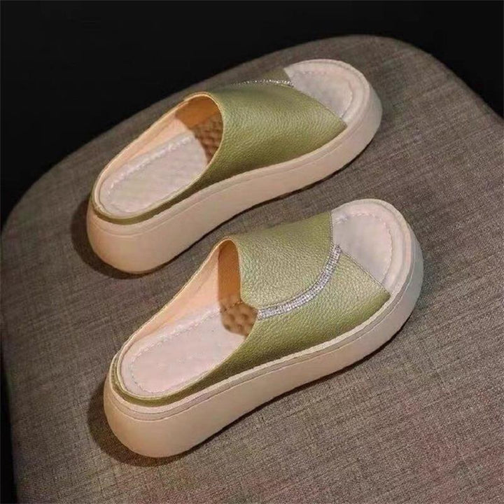 Dame Plateau-sandaler med glitrende detaljer og moderne remdesign Stilla