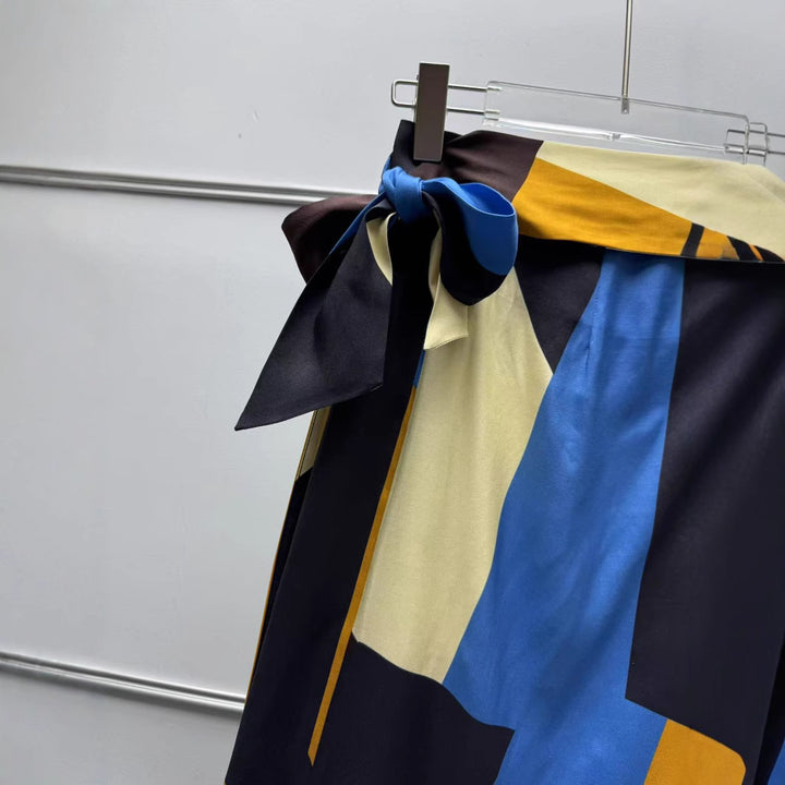 Dame Midi-nederdel med originalt geometrisk design og asymmetrisk taljesnor Stilla