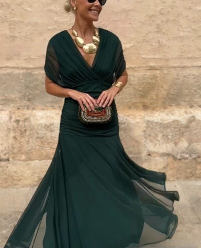 Dame nan flydende aftenkjole med gennemsigtigt chiffon-capelet, V-hals og taljeret drapering Skovae