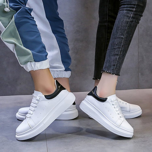 Dame Mode Sneakers i sportsligt design med åndbar overflade Stilla