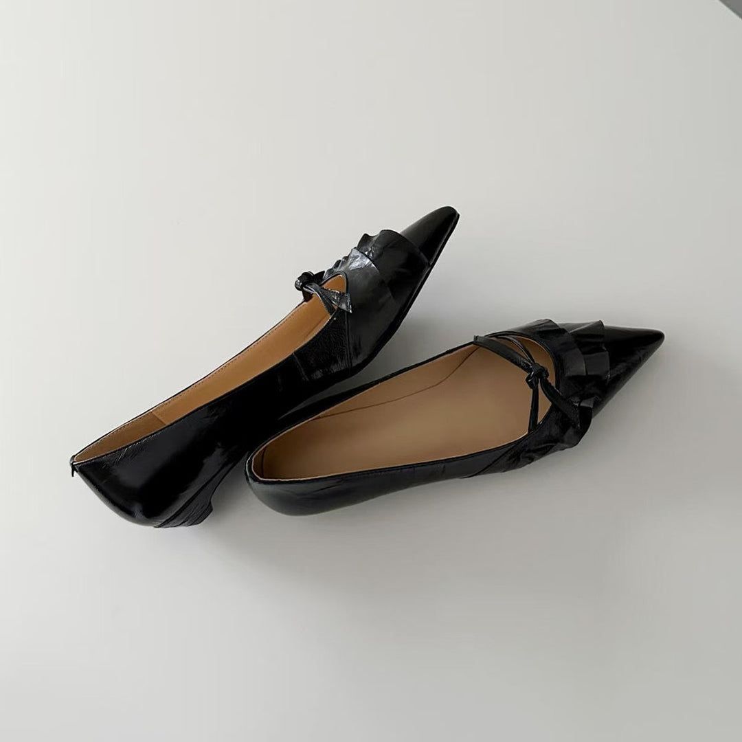 Dame elegante spidse ballerinas med ruffledetail Stilla