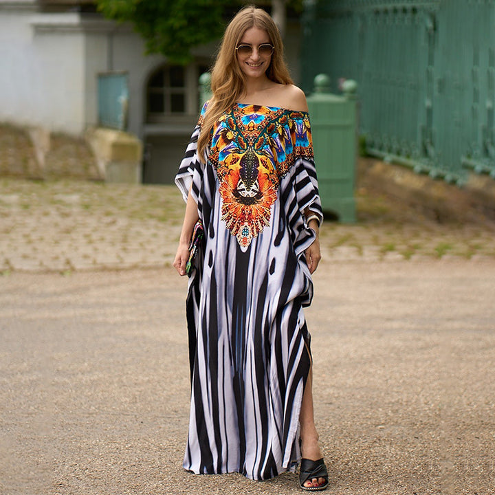 Dame Maxikjole i modern batikdesign Stilla