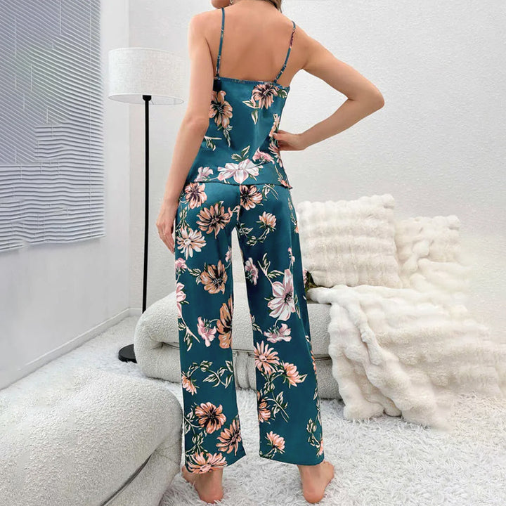 Dame Satin Pyjamasæt med blomsterdesign og farverige detaljer Stilla