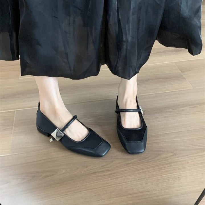 Dame Ballerinas med moderne stropper og komfortabel blokhæl Stilla