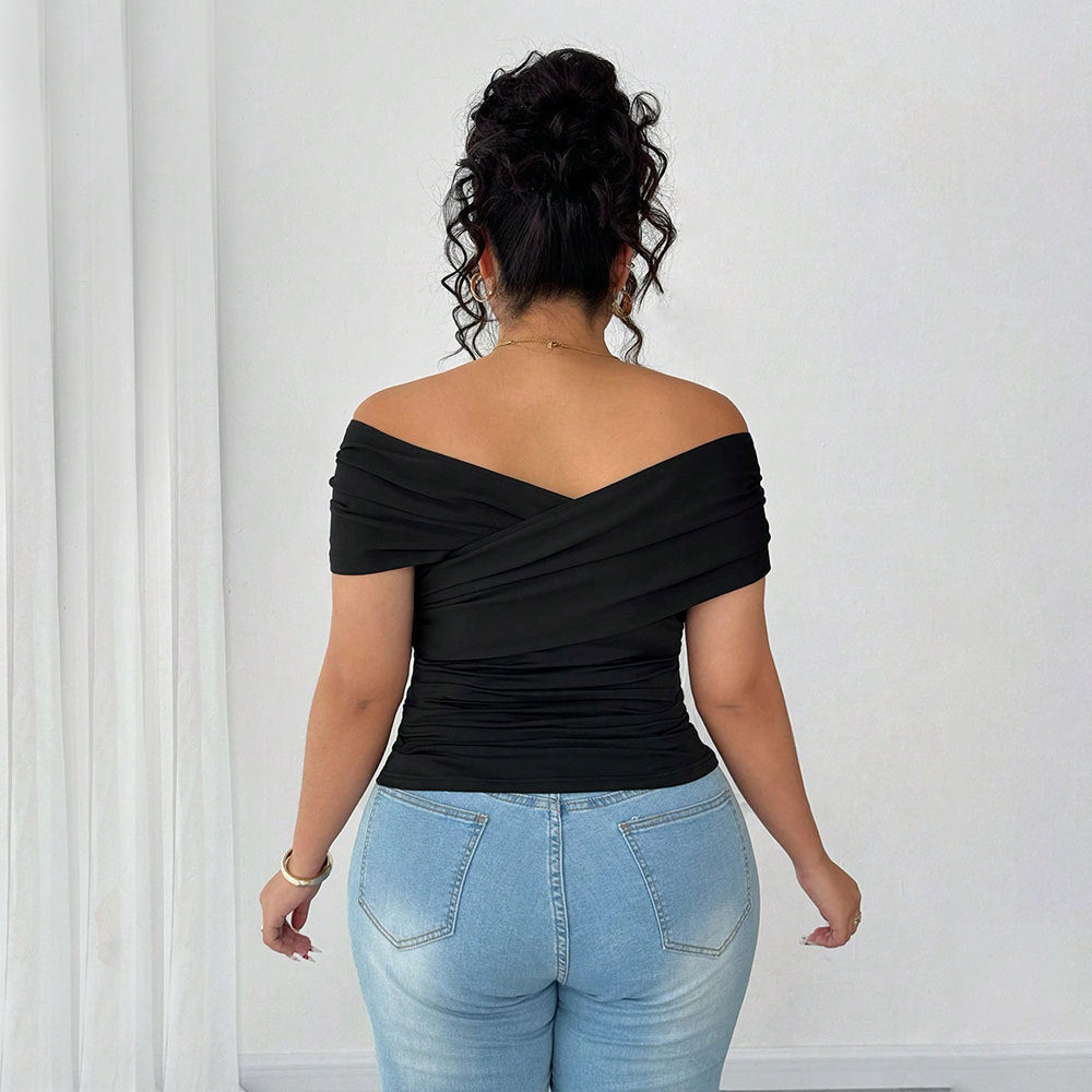 Dame elegant viklet top med off-shoulder design og raffineret drapering Stilla