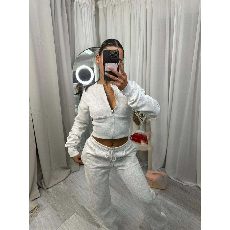 Damer sporty to-delt sæt med cropped zip pullover og komfortable joggingbukser Skovae